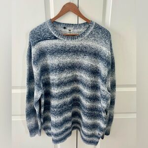 VRST mens XL Blue & white relaxed fit Crewneck Sweater